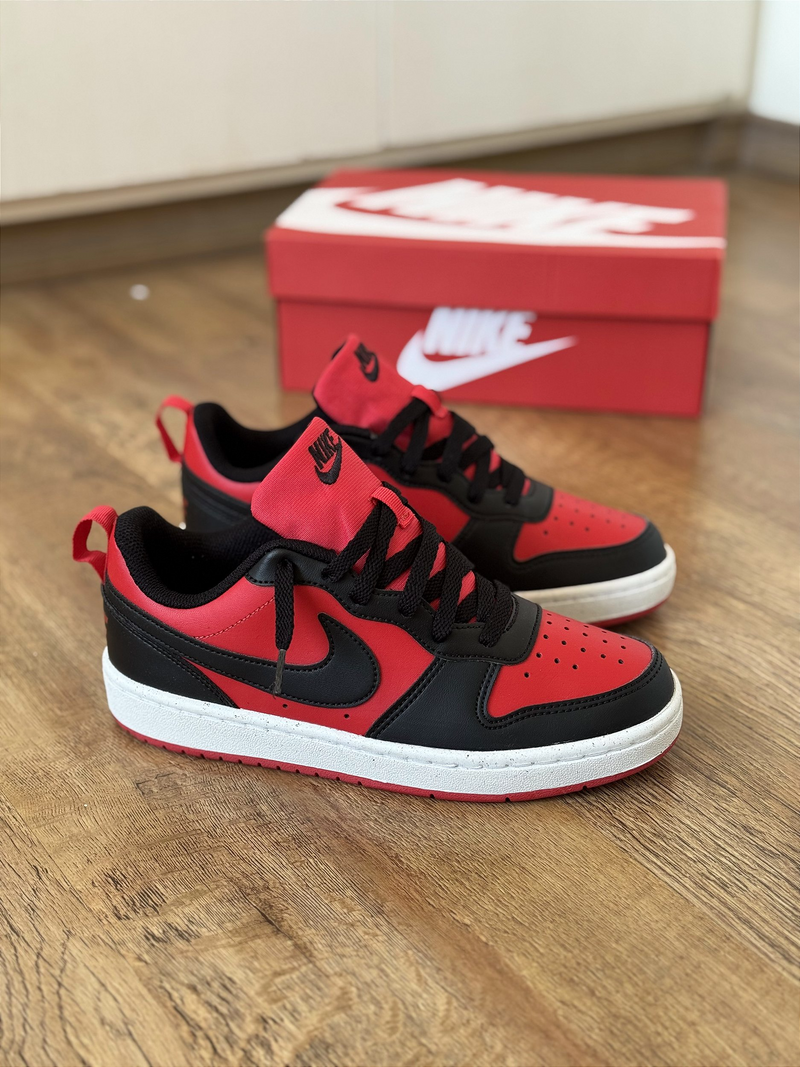 NK Court Borough Unisex (rojo/negro)