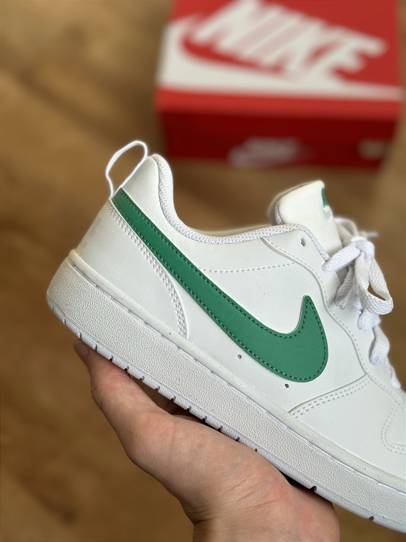 NK Court Borough Unisex (blanco/verde)