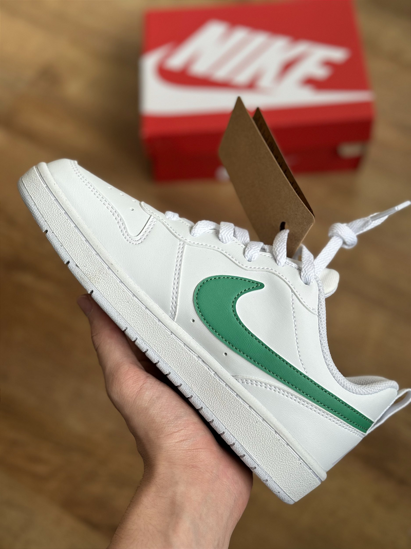 NK Court Borough Unisex (blanco/verde)